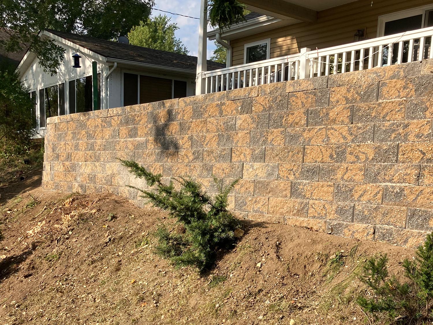 Grand-Design-Landscaping-Stonewall